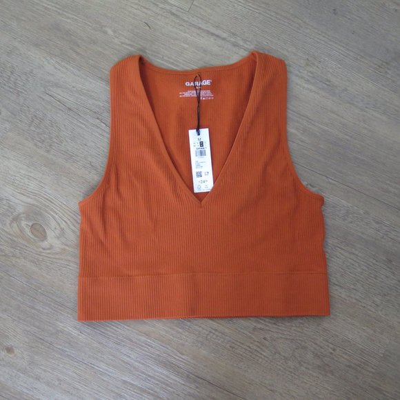 Garage Cropped Orange V-neck Top - Picture 2 of 6